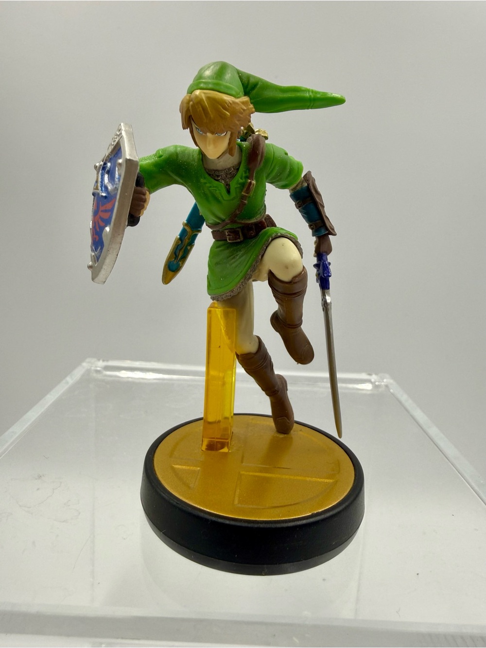 Nintendo Link Amiibo Figure - Nintendo Amiibo Link w shield and sword